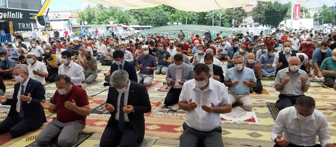 Dörtyol’da Cuma Namazı Kılındı