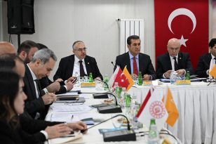 Sarıgül; “PTT Başmüdürlüğünü kapatmayın, kaybetmekten bıktık!”