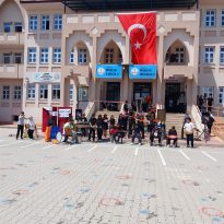 Miniklerden Dev Gösteri