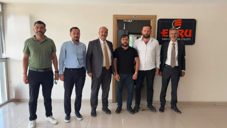 Tan Üyelerle İstişare Ediyor