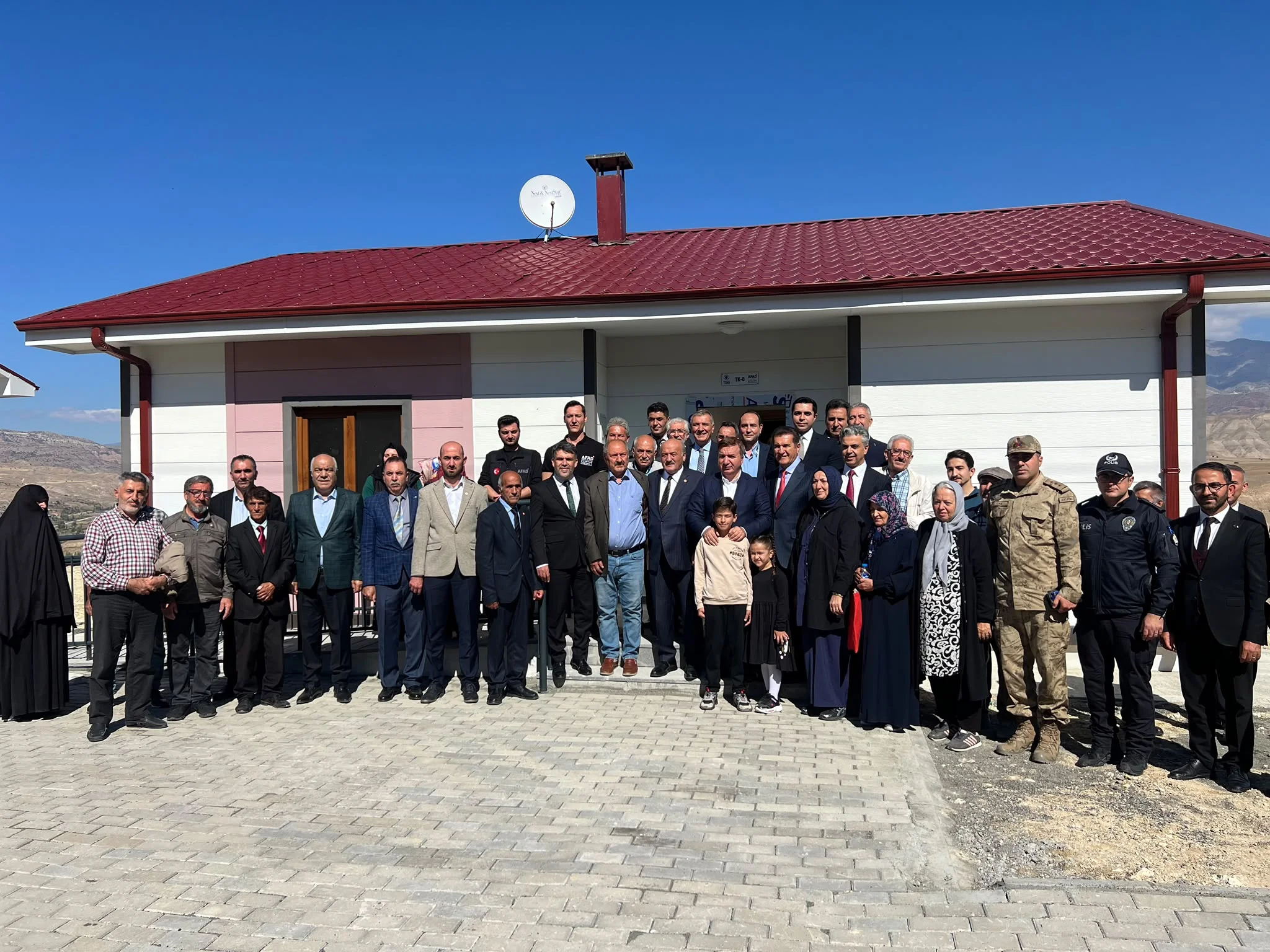 Kemah’ta Afetzadeler Yuvalarına Kavuştu